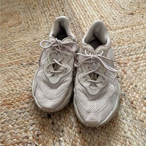 adidas Women's Cream Sneakers